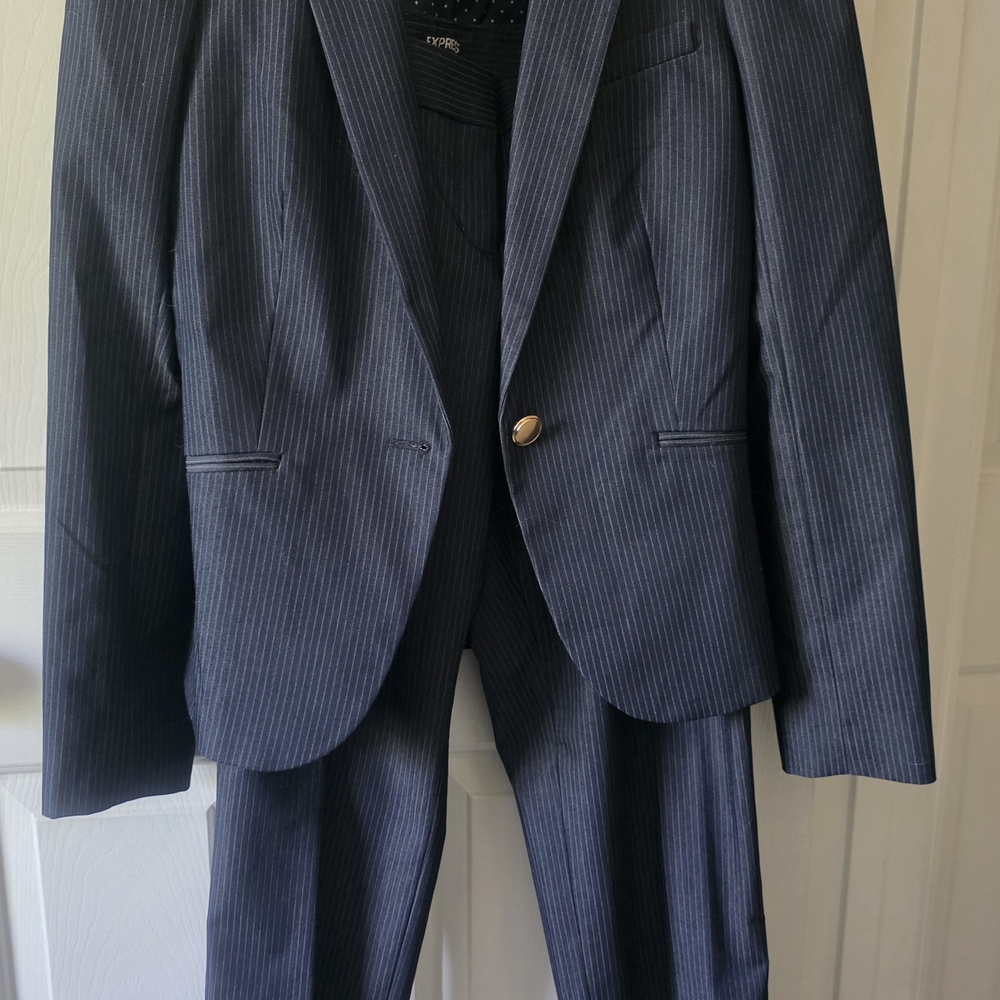 Express Navy Pinstripe Blazer and Pants Set Women’s Size 6